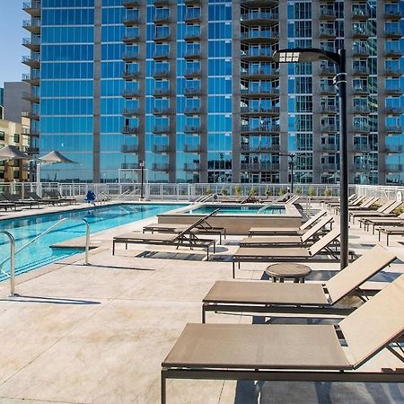 Placemakr Premier Sobro Нашвілл Екстер'єр фото The pool at the Ritz-Carlton, Downtown, Los Angeles