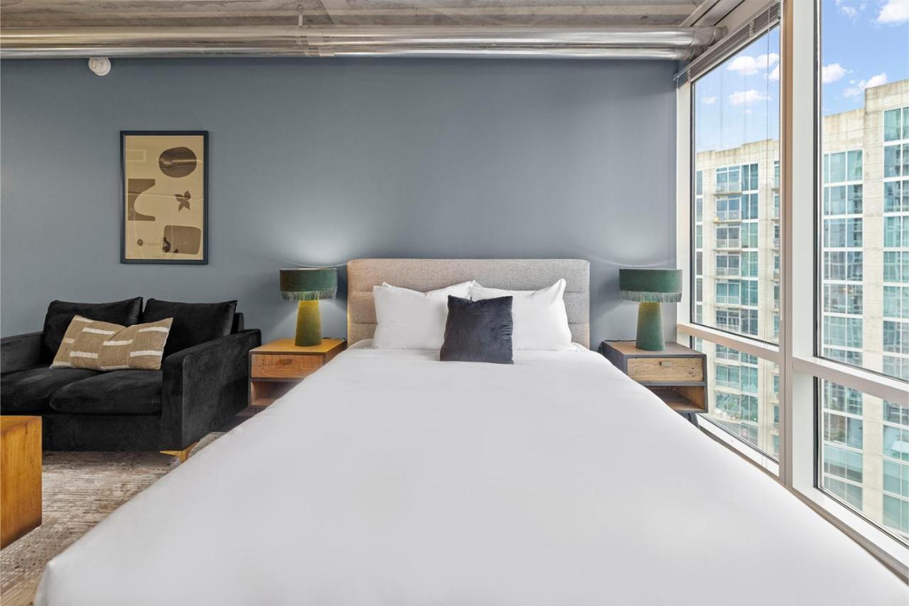 Placemakr Premier Sobro Нашвілл Екстер'єр фото A bedroom at the Hilton Anatole